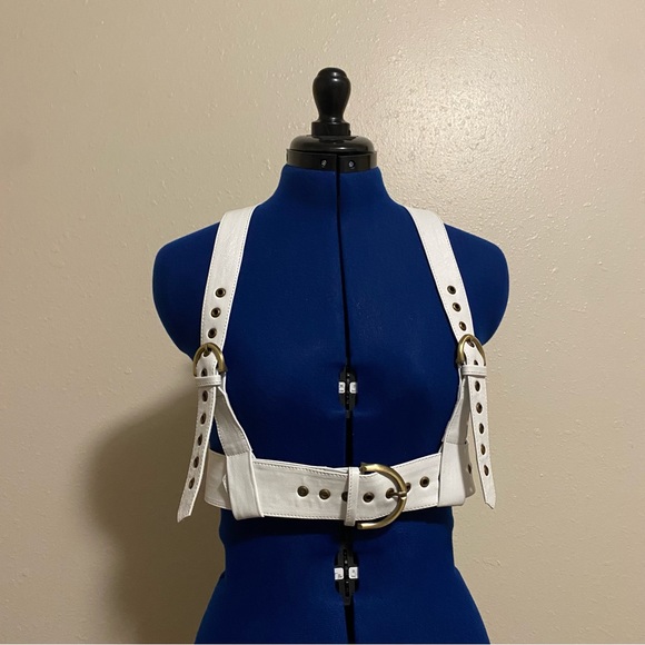 Custom White Leather Mini Bat Wing Harness - Picture 2 of 6
